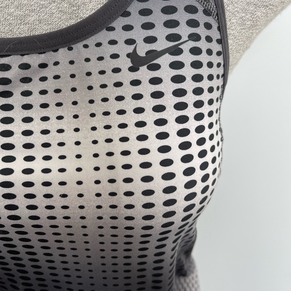 NIKE Dri-Fit Tank with attached Bra - Picture 4 of 9